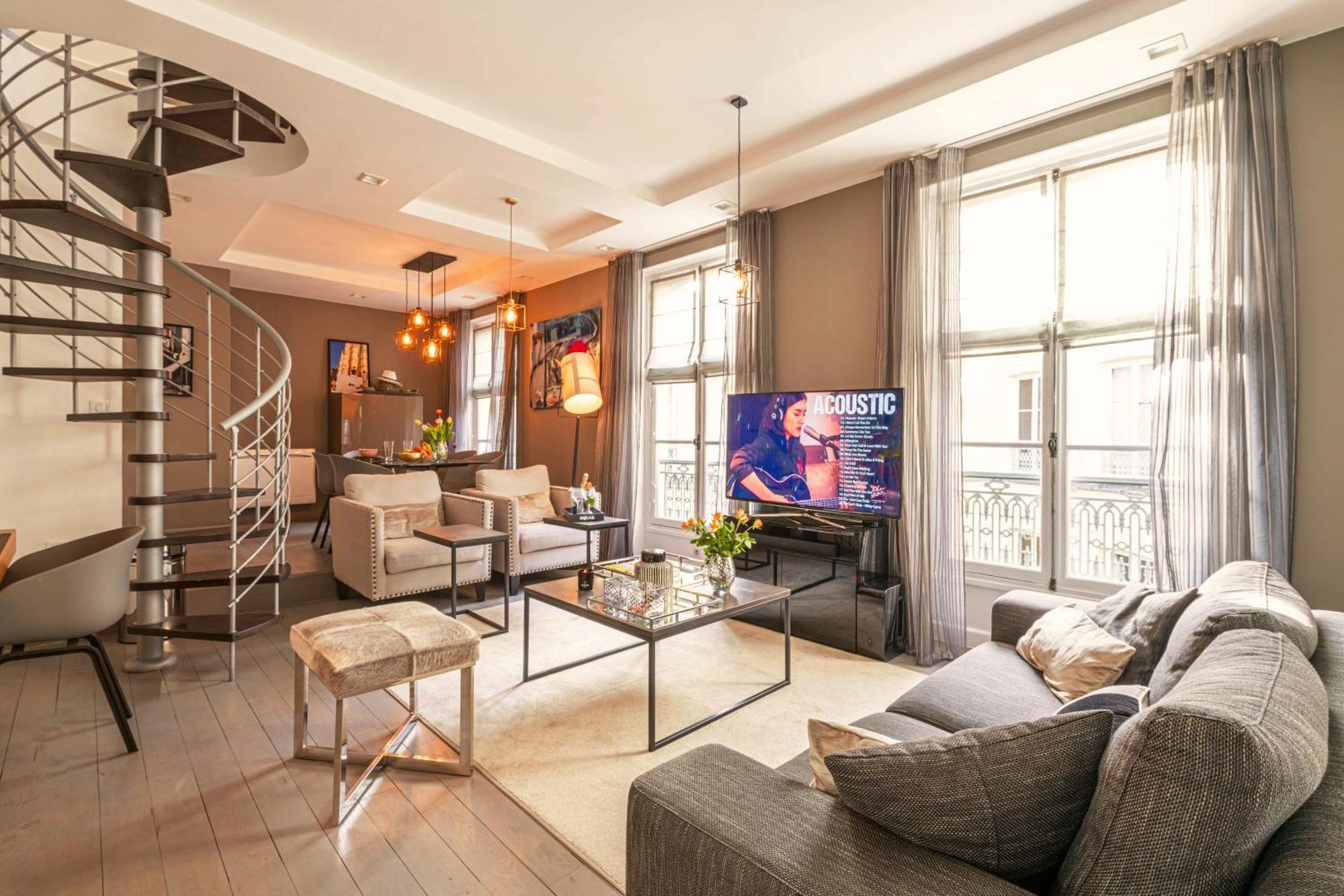Appartement 1min Walk From Champs Elysees - Avenue Montaigne - Ac - Self-checkin - Working Desk Paris