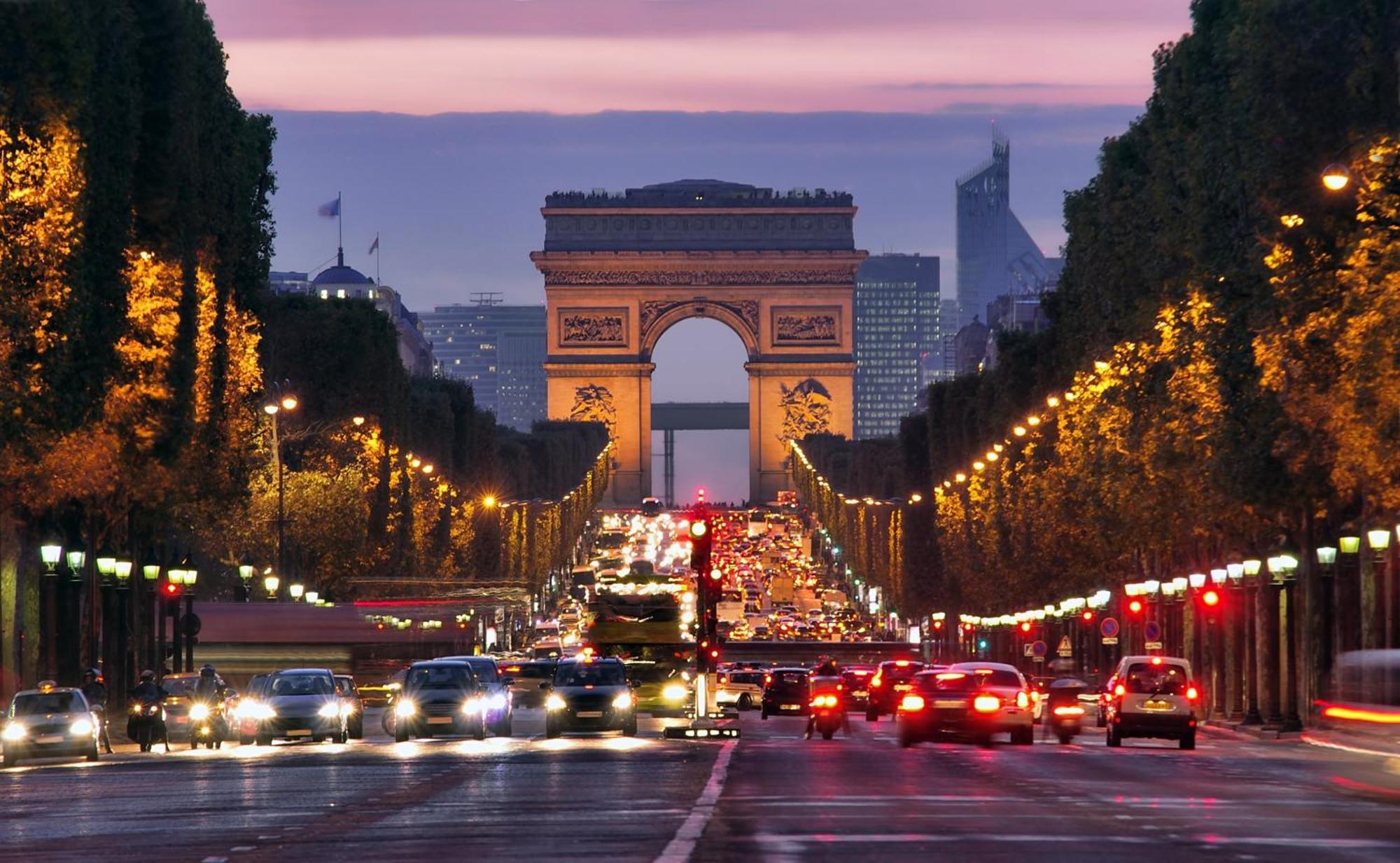 Appartement 1min Walk From Champs Elysees - Avenue Montaigne - Ac - Self-checkin - Working Desk *